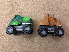 Tyrannosaurus T-Rex  Triceratops Dinosaur Electronic Car Lot Spinning Noise