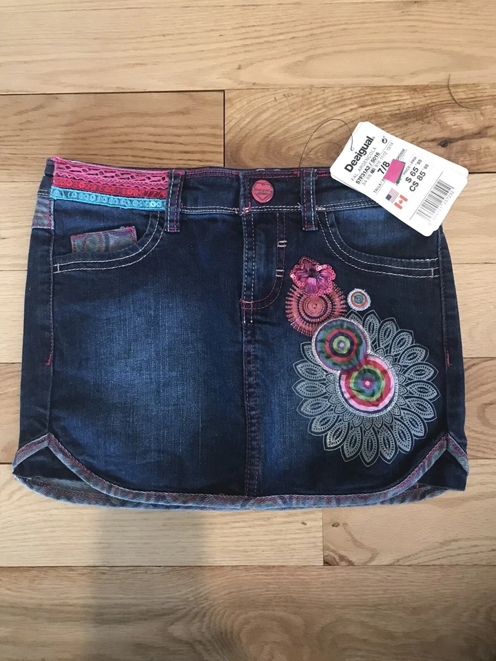*NUEVO** Minifalda vaquera bordada con apliques de lentejuelas DESIGUAL GIRL, talla 7/8 Foto 2 de 4