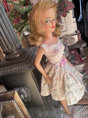 1965 Side Glancing Beauty , Ideal Misty doll, AKA  ''Miss Clairol doll''
