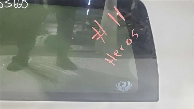 Vidrio trasero trasero OEM 2008 2009 2010 2011 2012 2013 Chevrolet Silverado 1500 Foto 4 de 4