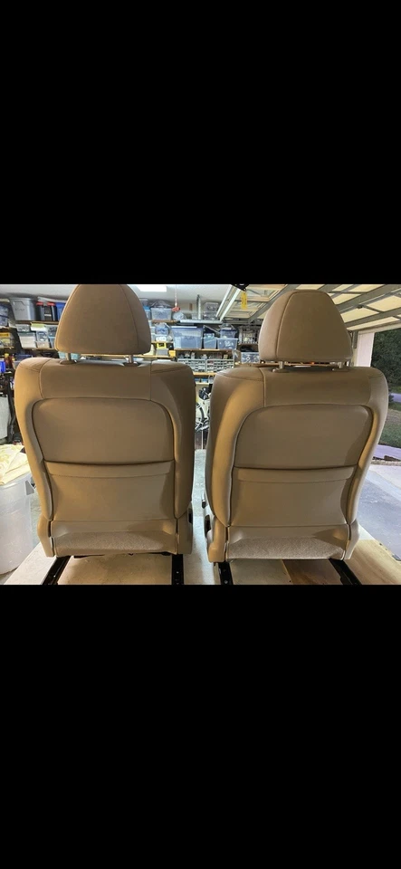 Lexus LS460 2008 modelo base. Asientos delanteros de conductor y pasajero Foto 2 de 4