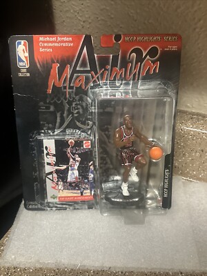  MICHAEL JORDAN AIR MAXIMUM  FIGURE NEW IN MINT  BOX 