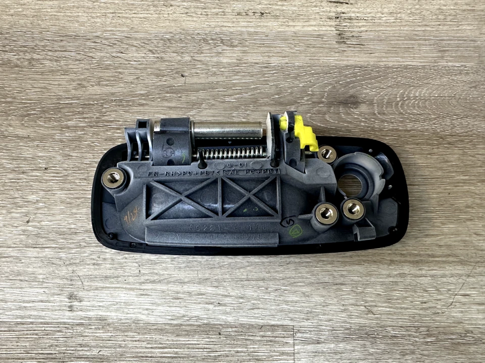 Lexus GS300/GS430 2001-05 conjunto de manija de puerta exterior delantera derecha OEM # 69210-30270 Foto 3 de 4