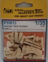 MW22 Cmk F35013 German Tank Hunters (2 Fig) 1/35 Figure