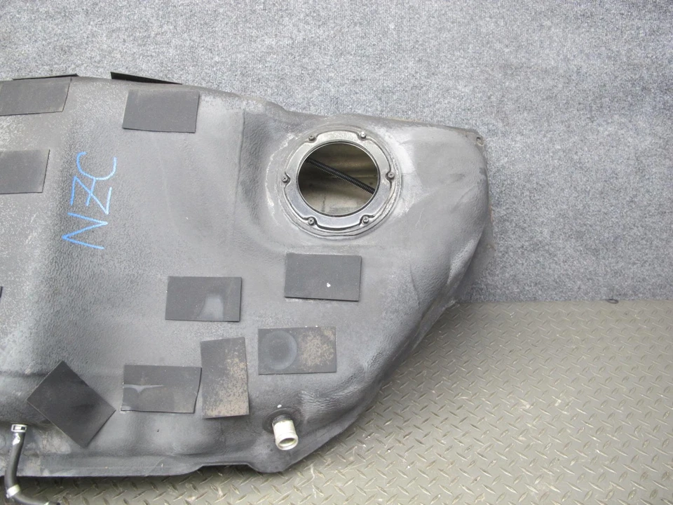 04-09 NISSAN 350Z Z33 CONVERTIBLE FUEL GAS TANK RESERVOIR OEM - Image 3 of 4