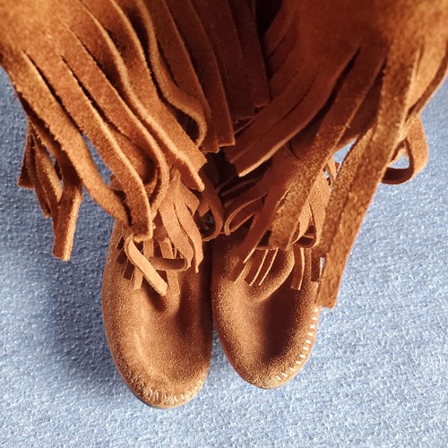 Minnetonka Fransen Mokassin Stiefel braun Leder Wildleder zum Überziehen Größe 7 flach - Bild 13 von 14