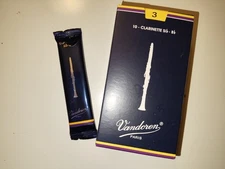 Vandoren CR103 Bb Clarinet Reeds Strength 3 (Pack of 8) - NEW!