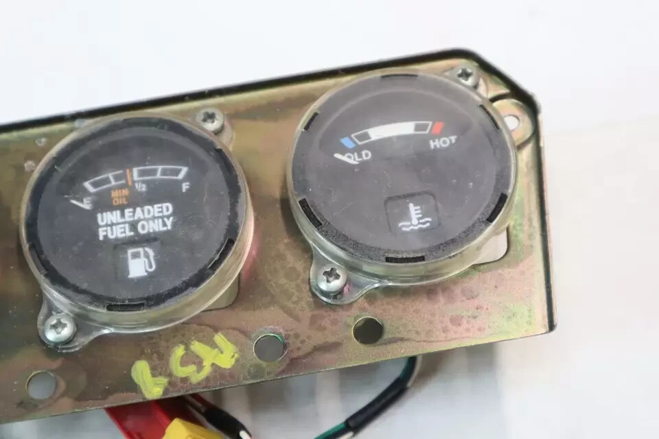 91 Bentley Turbo R Dash Dashboard Fuel Oil Temperature Gas Gauge UD71023 OEM