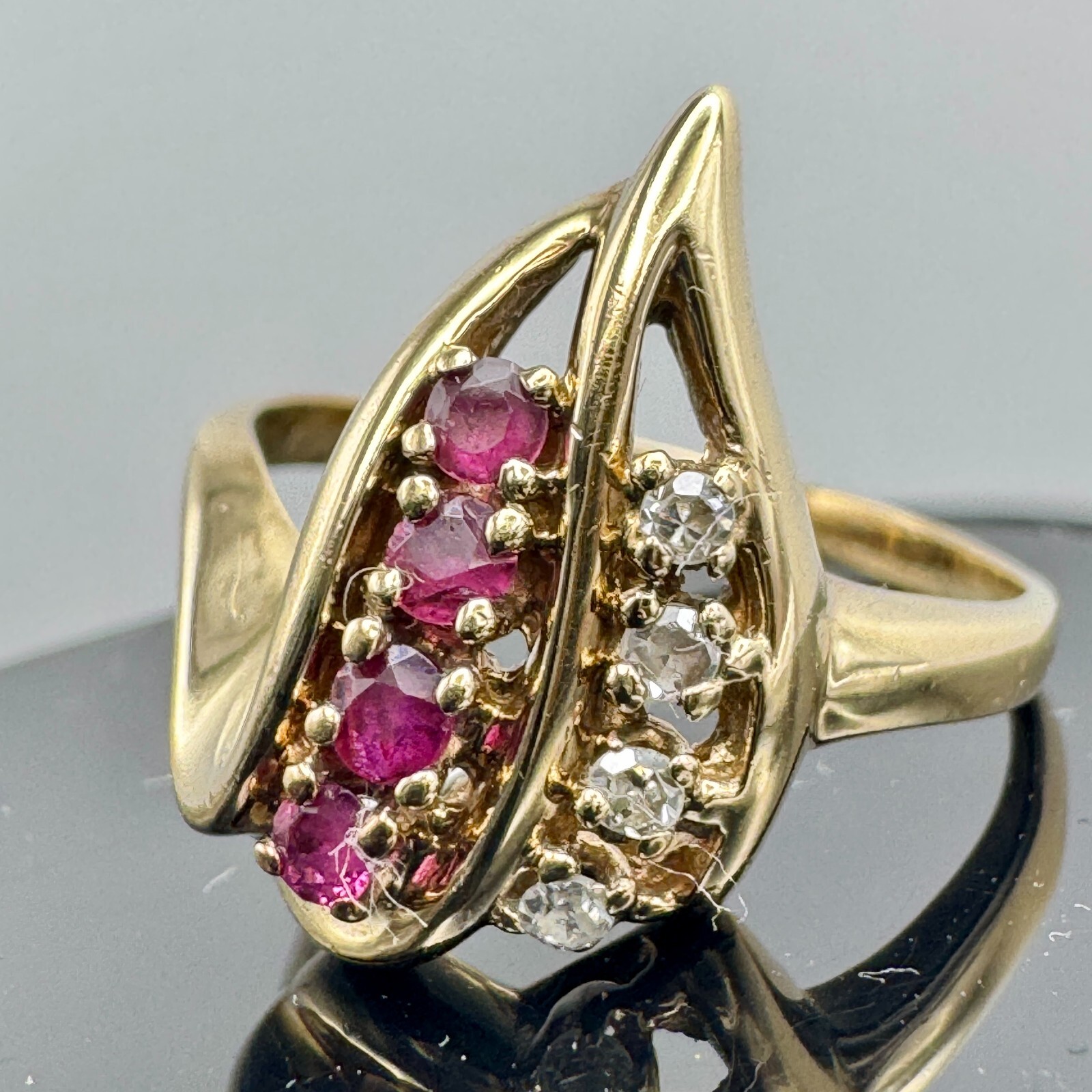 Solid 10k Gold Ring with Ruby and Diamond / Size … - image 1