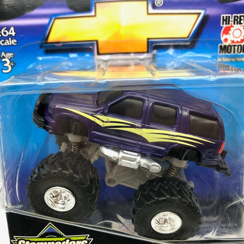 Muscle Machines HI-REV Motor Chevrolet Chevy Tahoe Lifted 4x4 SUV Purple 1/64 - Picture 3 of 5