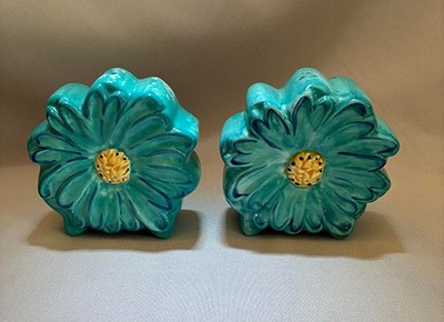 Retro Reno Art Aqua with Yellow Centers Flower Shaped Salt and Pepper Shakers
