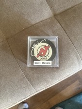 New Jersey Devils Autographed Puck Scott Steven