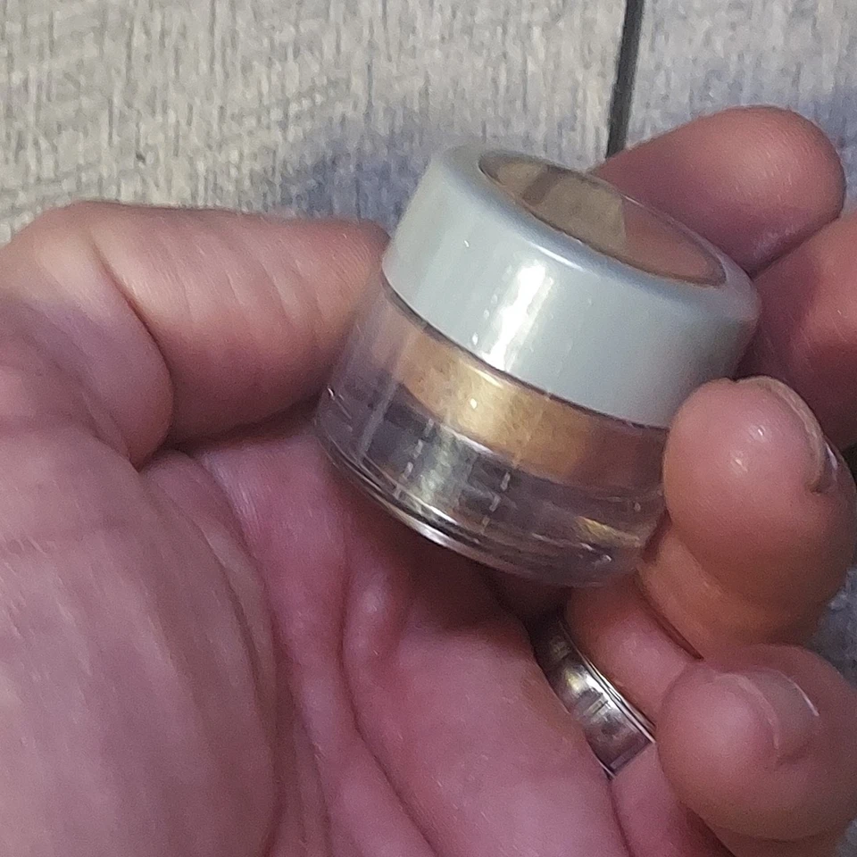 LOT OF 2 Loreal On The Loose All Over Highlighter RUSSET METAL Sealed - Image 4 of 4