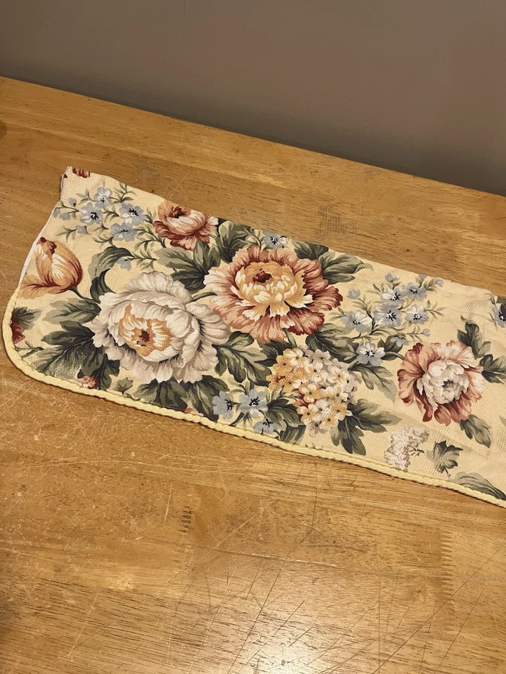 Ralph Lauren Brooke amarelo floral forrado algodão valance 34x9” - Imagem 2 de 4