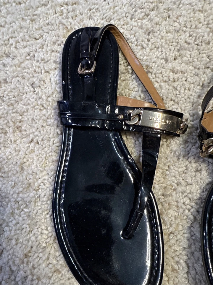 Sandalia Coach de charol con correa en T negra Caterine talla 9,5b Foto 3 de 4