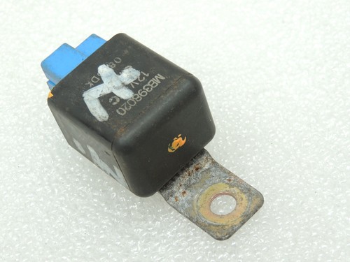 Mitsubishi L200 K74T 4WD ABS Pumpe Motor Relais Steuergerät MB398020