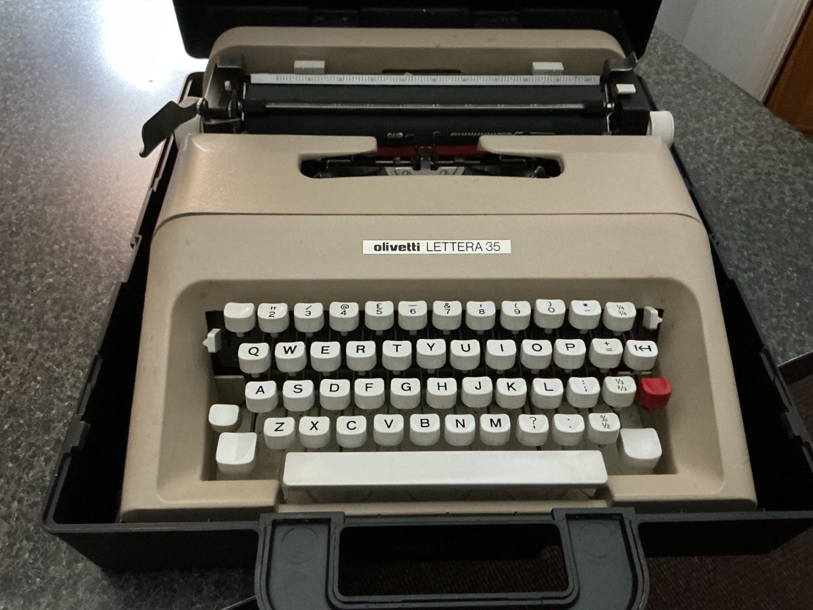 Vintage Italian Olivetti Lettera 35 Portable Manual Typewriter with Case