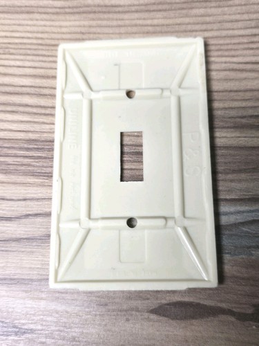 NEW Leviton Ribbed Ivory Switch Wall Plate - 5 Gang Bakelite