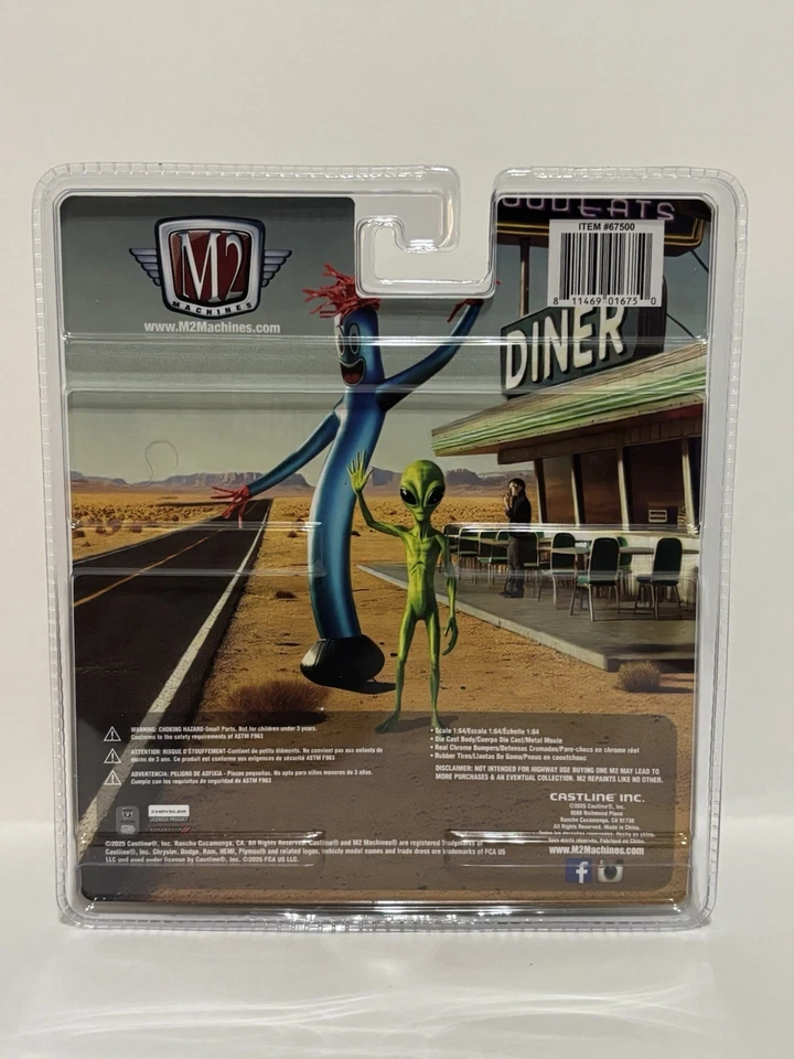 2025 M2 Machines Diorama 1960 Chrysler 300F Pink W/ Alien & Tube-man R16 198H - Image 3 of 3