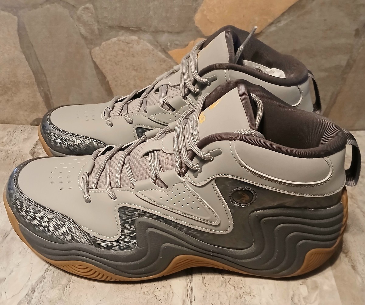 Men's Shaq Juggernaut Basketball Shoes Size 10 NEW Sneakers Silver