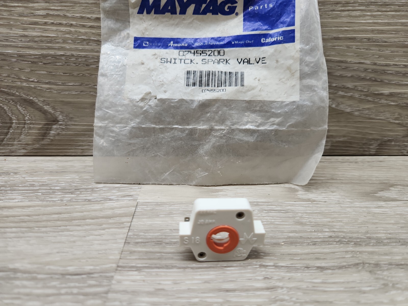Whirlpool Maytag Gas Range Burner Igniter Spark Switch Valve 07455200-image