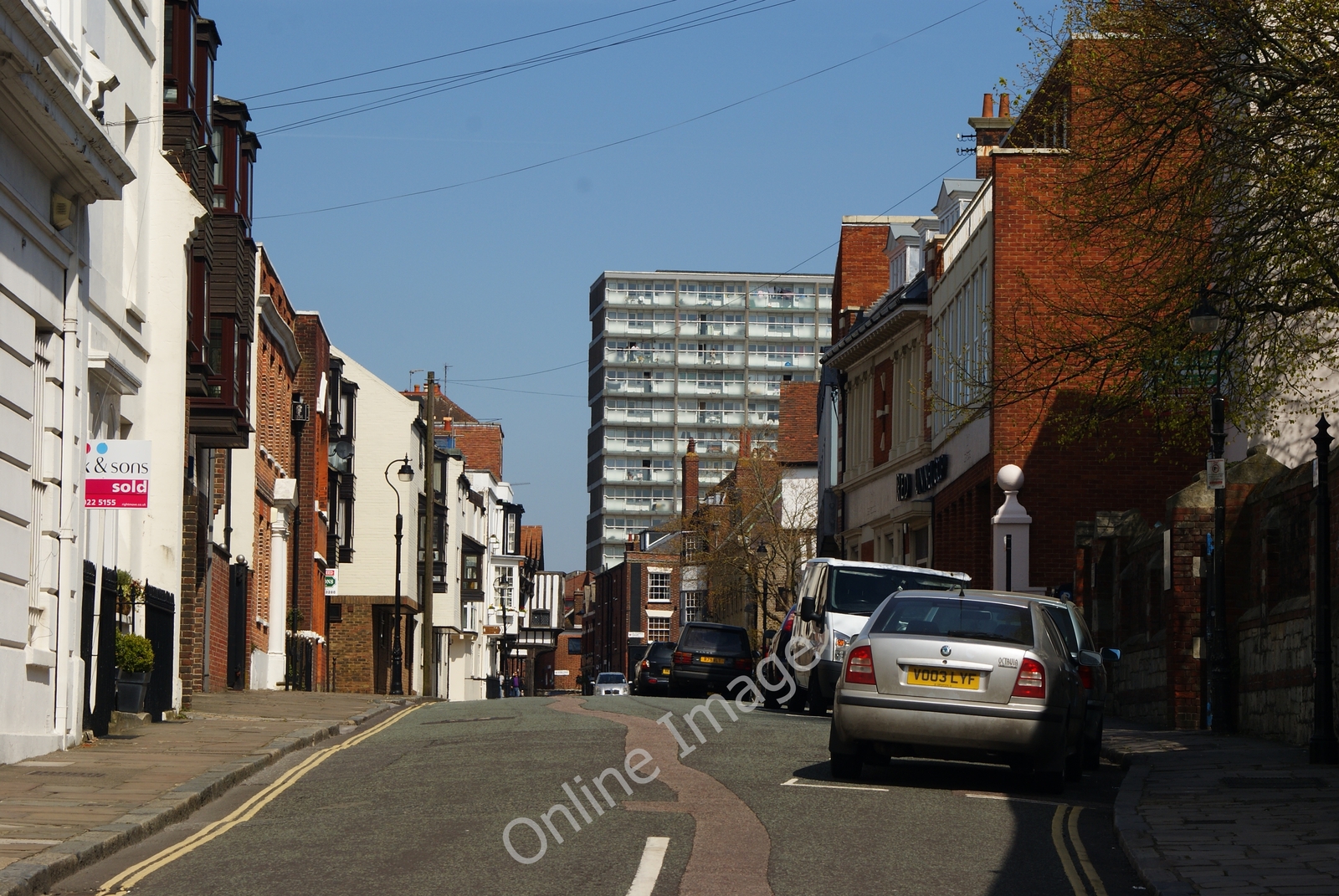 Photo 12x8 Bugle Street, Southampton, Hampshire The street narrows, as