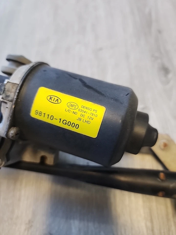 Motor limpiaparabrisas KIA RIO 2003-05 con acoplamiento OEM usado 98110-1G000 Foto 4 de 4