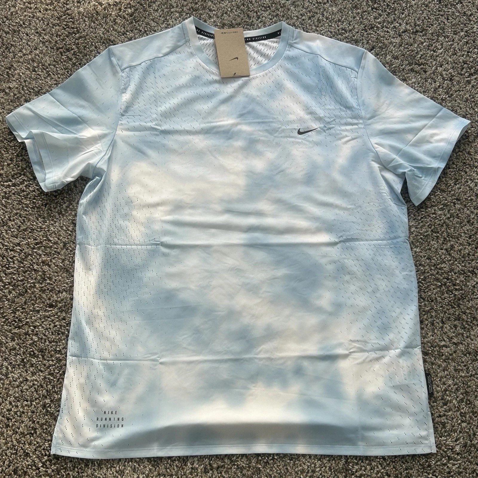 Nike Running Division Breathe Running Top Dri-FIT ADV Blue Medium HJ4148-422
Opens in a new window o