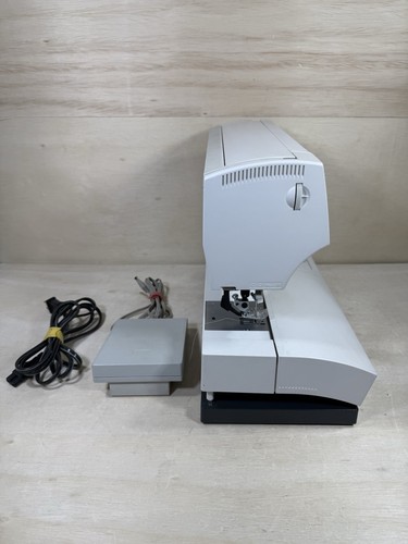 Pfaff Expression 2036 Electronic Computarized Sewing Machine Adjustable Patterns - Picture 19 of 24
