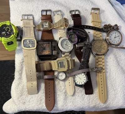 12 Mix Lot Watches Various Conditions 1 Lb. 10 Oz. Some Are Working/not Tested