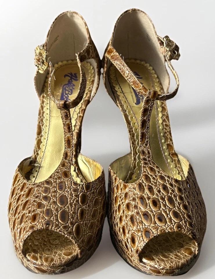 Hale Bob Y2K крокодила выбитая кожа T-ремень заглянуть носок каблуки желтовато-коричневый золото размер 7 М - Изображение 2 из 4