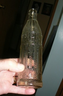 Antique NEHI Soft Drink Bottle 9oz Design Pat March 3, 1925 Grand Rapids MI USA