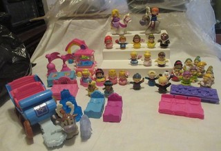 FISHER PRICE LITTLE PEOPLE LOT 49 PIECES PRINCE & PRINCESS CINDERELLA ARIEL SNOW