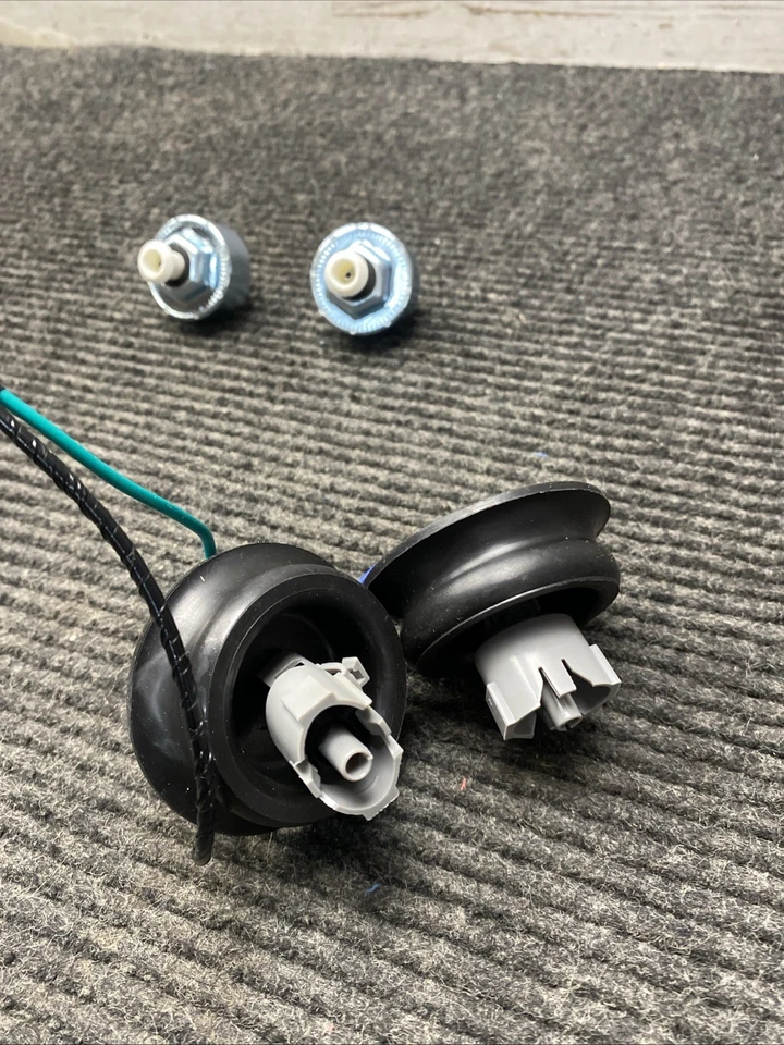 Genuine Dorman Knock Sensor And Harness Kit 926-084 - Image 4 of 4