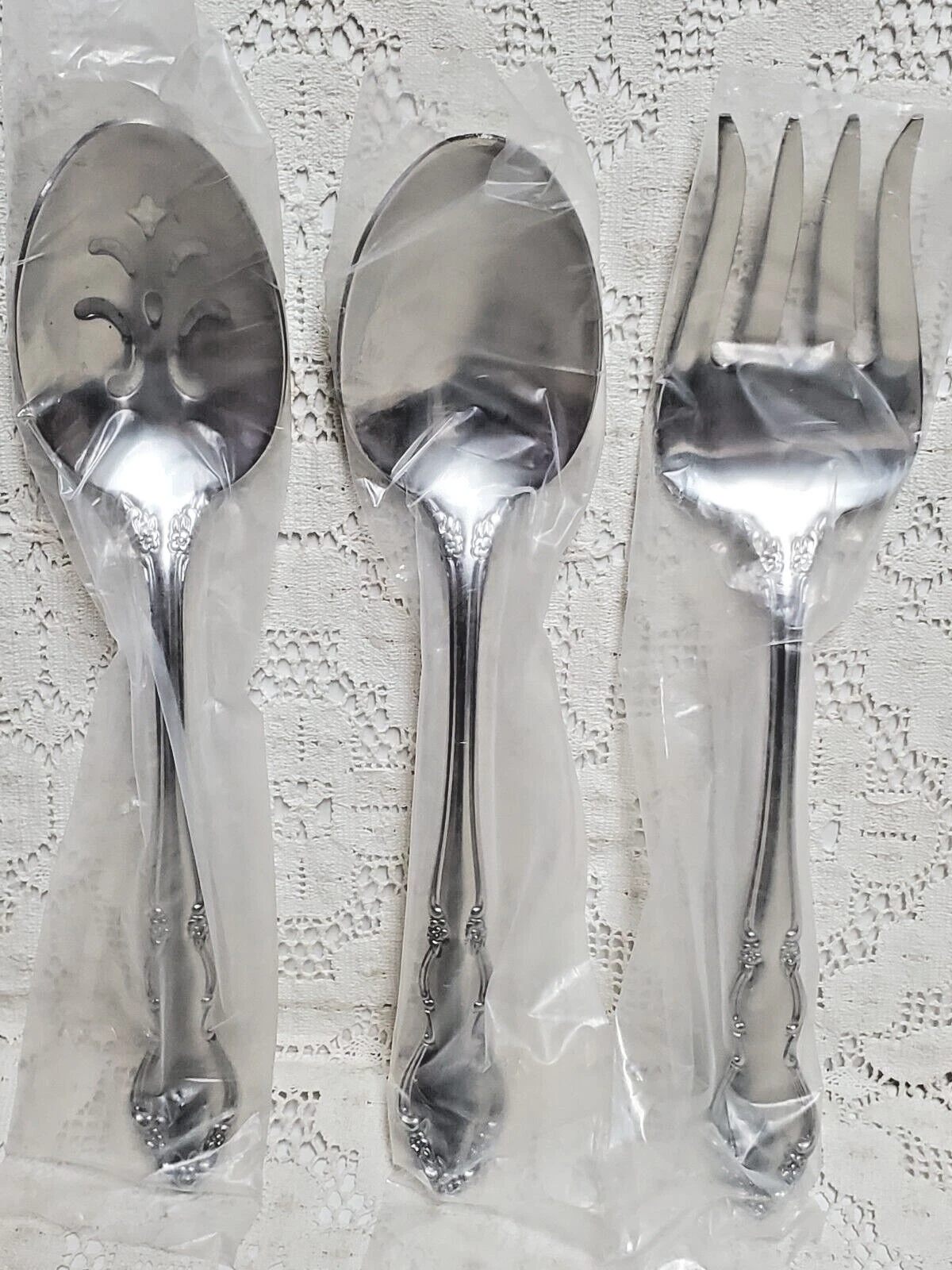 Oneida Dover Serving Set 3 pc Pierced Glossy 18/10 Stainless Ultra Premium New