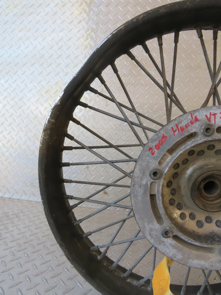 Honda VT750DC 2005 05 VT 750DC 750 Shadow Spirit llanta delantera Foto 3 de 4