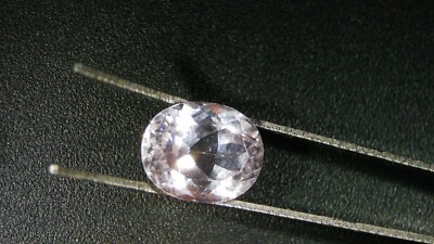 Weißer Saphir 3,64 Karat