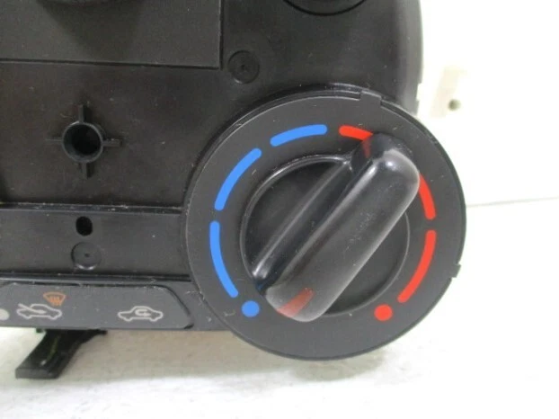 Nissan Versa 2015-2019 manual calefacción aire acondicionado control de temperatura OEM LKQ Foto 4 de 4