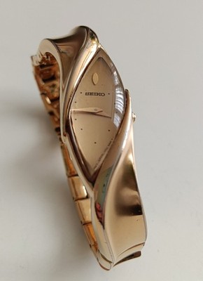 Seiko Rivoli 1F20-6H60 Asymmetrisch Gold Damen Uhr Vintage 2001
