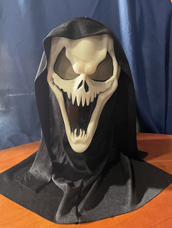 Vintage Fearsome Faces Ghostface Fang Scream Mask Easter Unlimited, Inc