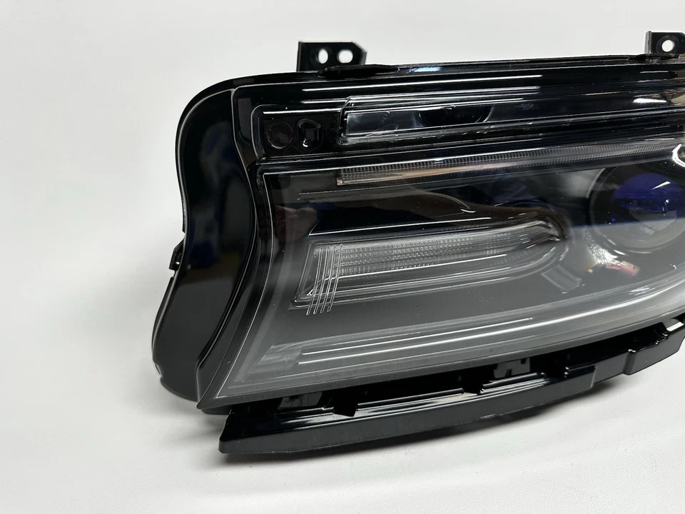 Faro halógeno izquierdo Dodge Charger 2015-2022 mercado de accesorios para conductor izquierdo D1 Foto 2 de 4