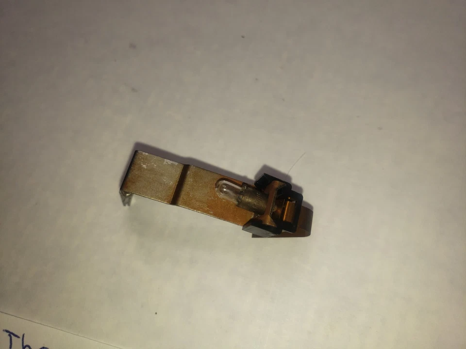 GP35 , Gp38-2 HEADLIGHT ASSEMBLY SET FOR ATHEARN BLUE BOX HO SCALE 90587 , 95010 - Image 2 of 4