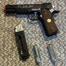 WG U.S. Combat 1911 Gas Airsoft Pistol with Magazine  CO2 Cartridges