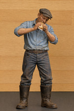 M100 – Early 20th Century Workman with Sandwich Unpainted Scale Model Figure