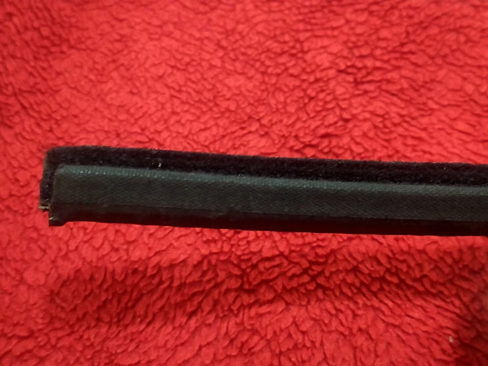 Sello guía ventana trasera goma nuevo original bmw 3.0s e3 (delantero derecho) 51341800690 Foto 3 de 4