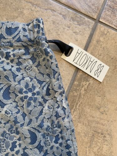 BB Dakota women’s small blue lace Pauline shorts HH - Picture 2 of 6