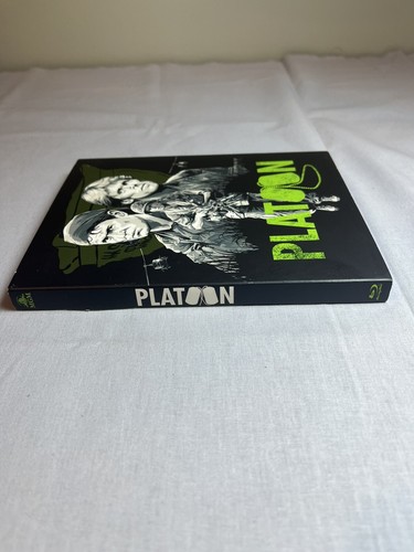 Platoon (blu-ray) with Comic Con Slipcover - Picture 3 of 4