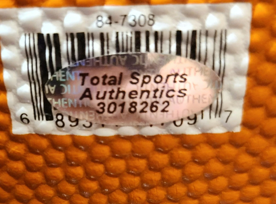 Baloncesto firmado a mano por Michael Jordan #23 autógrafo automático de los Chicago Bulls con certificado de autenticidad Foto 3 de 4