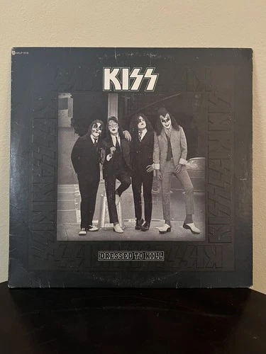 Kiss Dressed To Kill NBLP7016-1  Casablanca First Press  1975 Rare  Sleeve