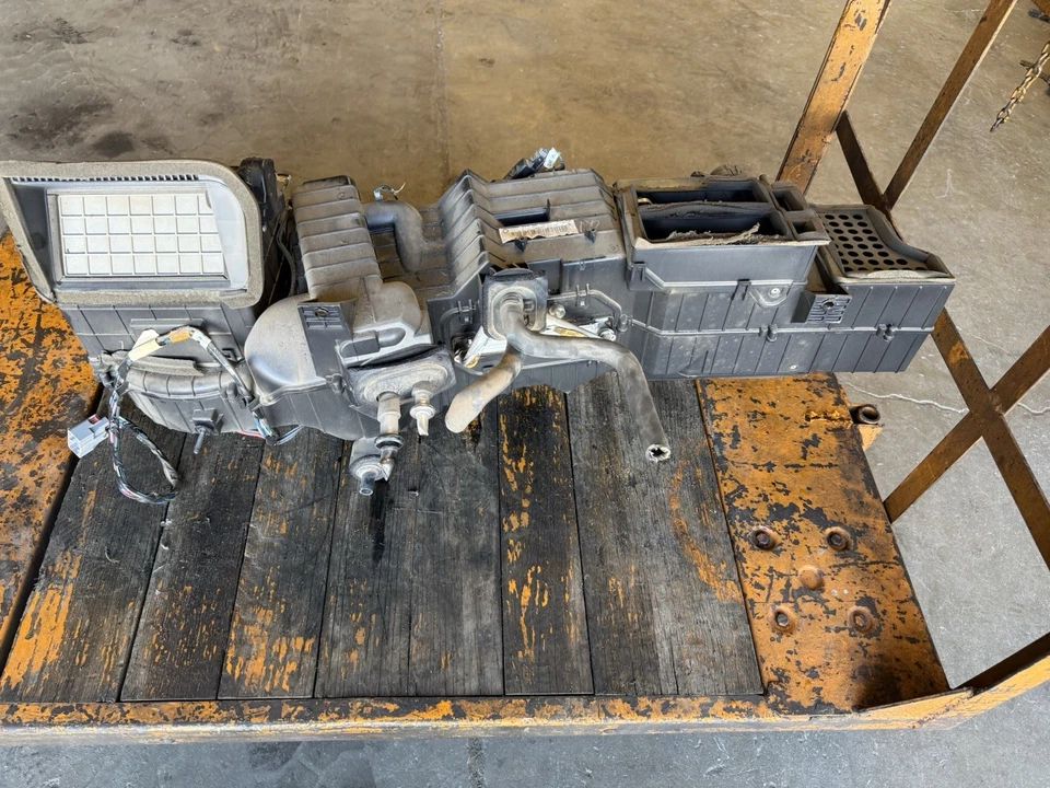 Dodge Ram 2500 3500 DIESEL 6.7L Cummins HVAC heater AC box 07.5-09 PN 55056738AE - Image 4 of 4